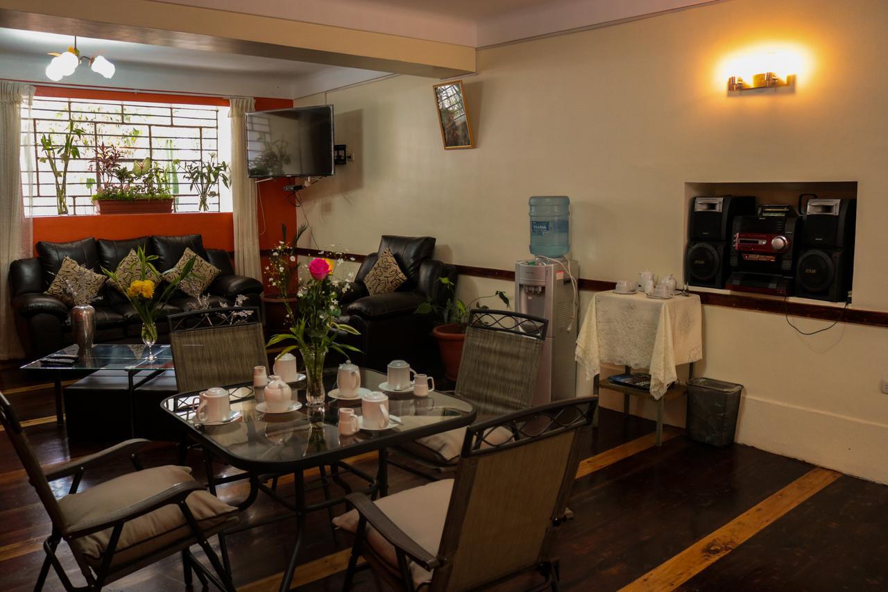 Hotel Los Laureles Calca 외부 사진